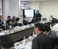 Social gathering held in Tokyo for Osaka University and press personnel