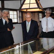 Administrative Council members visit Tekijuku