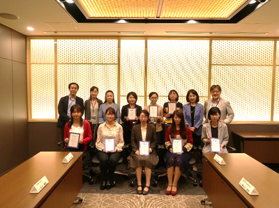 "Handai Rijo Fes" student staff members receive Certificate of Appreciation from President Nishio