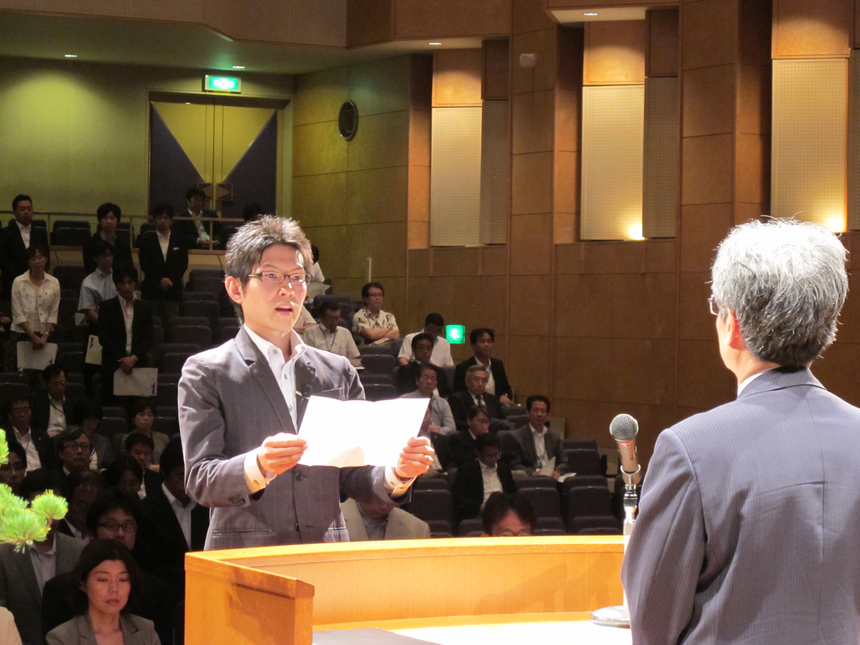 第2回大阪大学総長顕彰・総長奨励賞の表彰式を開催