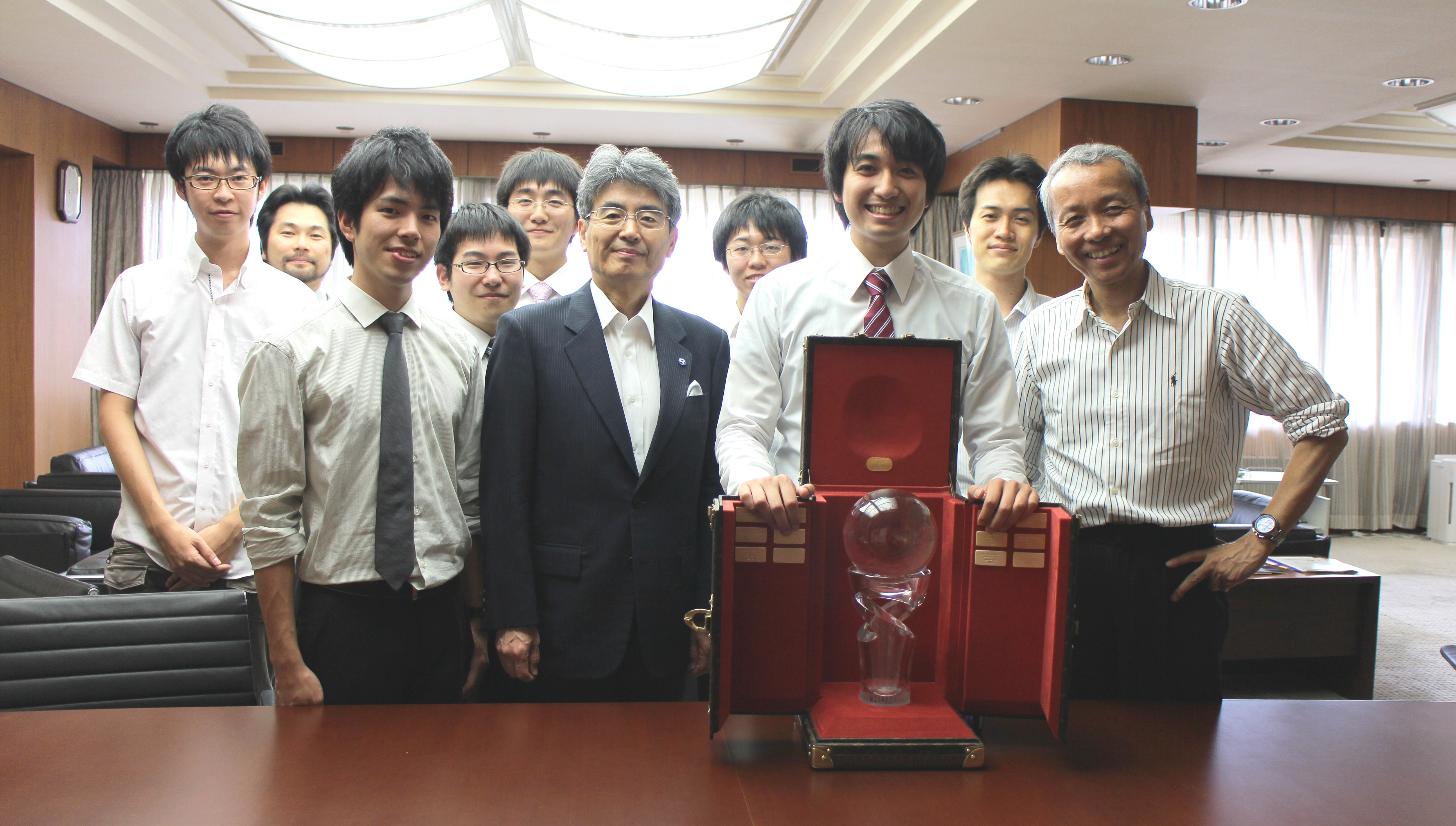 阪大・大工大合同チームJoiTechがRoboCup2013ヒューマノイドリーグアダルトサイズ部門で優勝