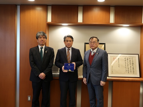 Hyun-Chul Kim 教授 及び 高島 義裕 統括医務官への「Osaka University Global Alumni Fellow」授与式を執り行いました