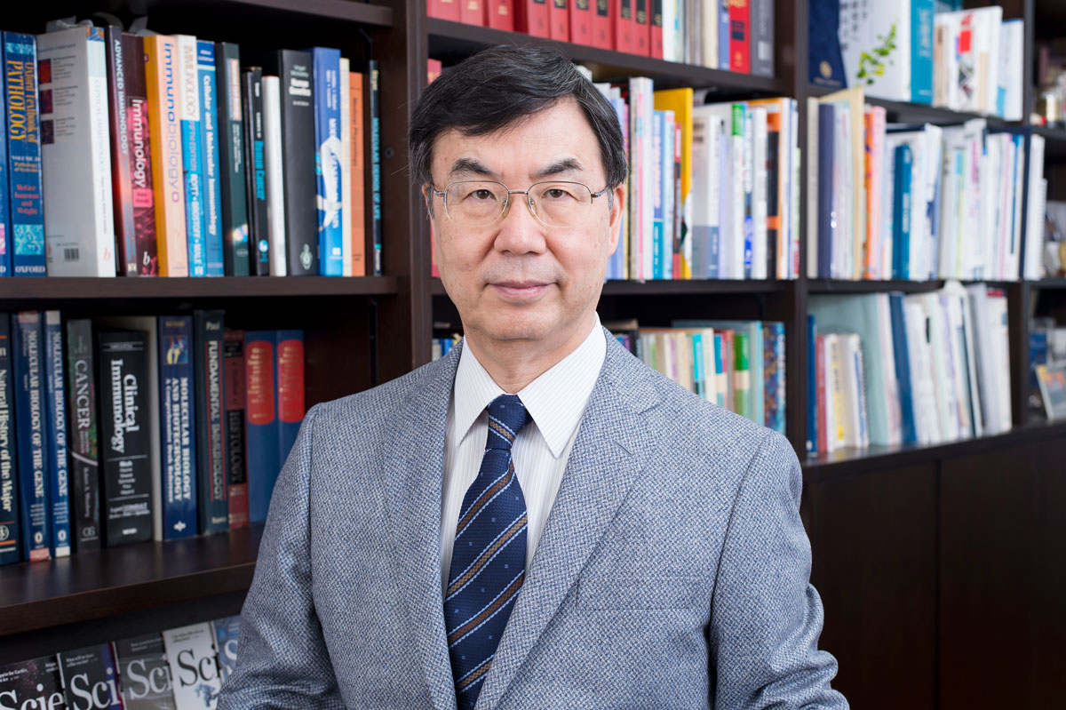 Professor Shimon Sakaguchi, Immunology Frontier Research Center