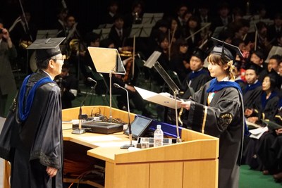 To all who graduated from Osaka University today