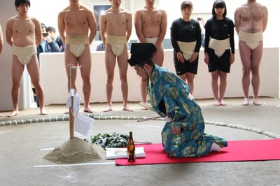 Osaka University Sumo Ring Completion Ceremony