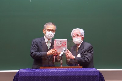 Opening Ceremony for the Time Capsule of the Former Osaka High School’s Alumni Association