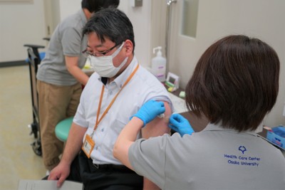 Workplace COVID-19 vaccinations at Osaka University have begun!
