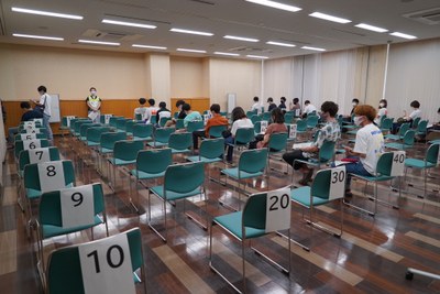 Vaccinations for workers at schools and nurseries in Suita City have begun at OU