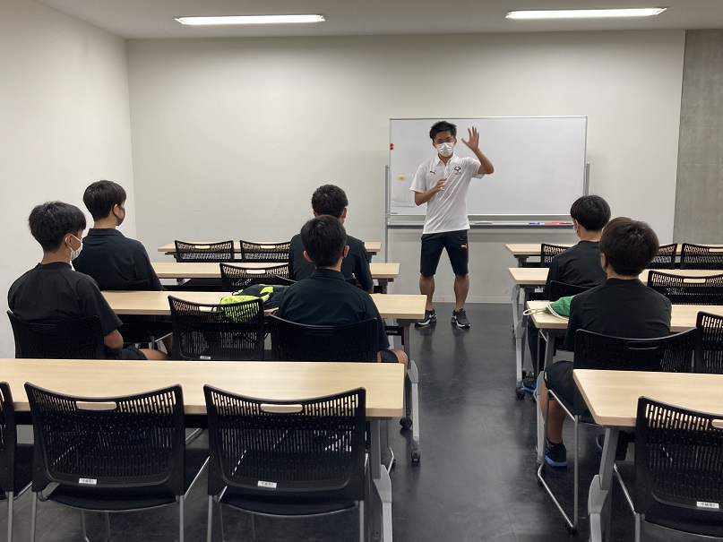 OU offers tutoring to students of the Gamba Osaka’s Junior Youth team