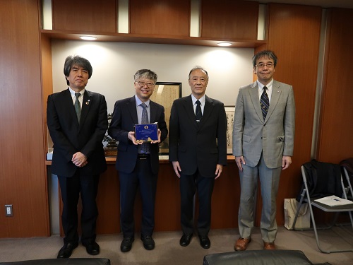 Title of Osaka University Global Alumni Fellow awarded to Professor Hyun-Chul Kim and Dr. TAKASHIMA Yoshihiro