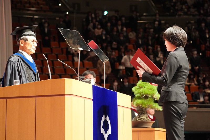 Welcome to Osaka University! 2023-24 Spring Entrance Ceremony held