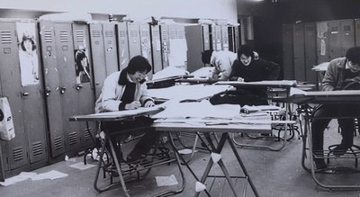 2 岸田さん　環境工学科製図室で.JPG