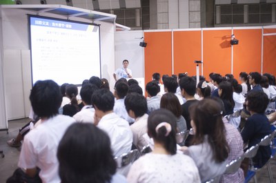 進学ガイダンスの様子