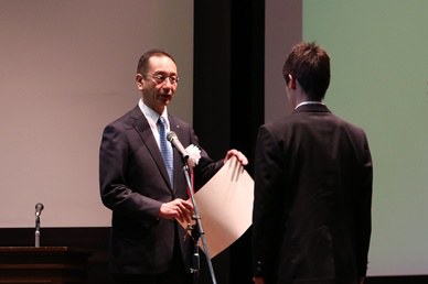 表彰の様子（平成28年度）