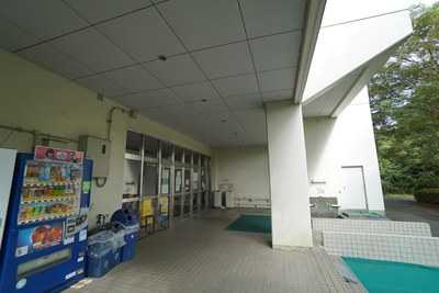 体育館入口