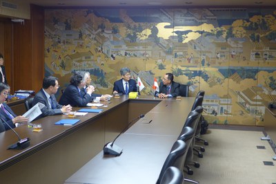 UI調印式　意見交換