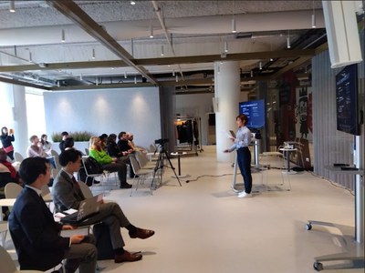 Student sympojiumu3.jpg