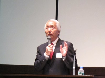 キャプション：ご自身の思い出話も交えながらご講演下さった河田先生.JPG
