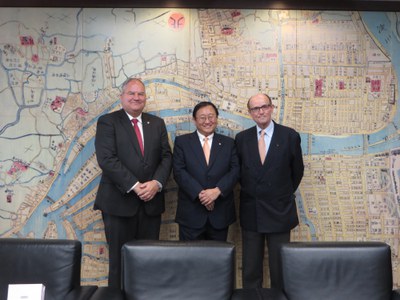 オランダ大使中之島センター見学