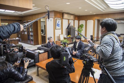 糸谷挨拶１（取材）