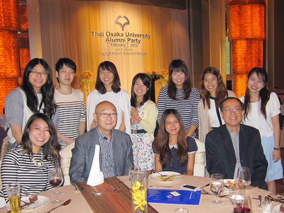 タイ同窓会3（歓談の様子）