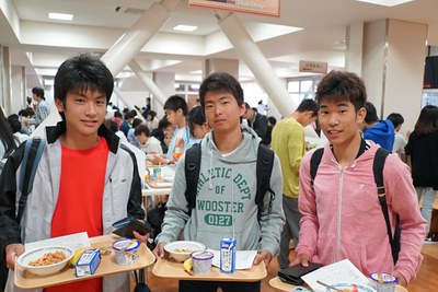 無料朝食・学生２