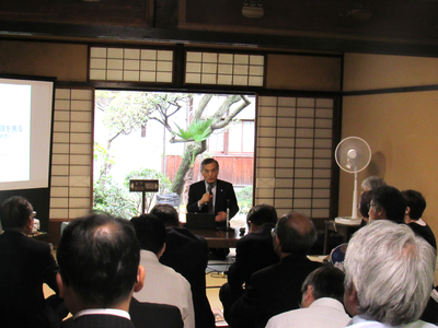 洪庵忌、西尾総長