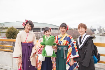 卒業式（橋の上・ワニ）