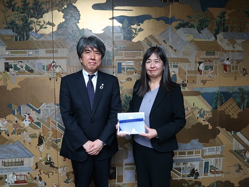 出丸　香 教授への「Osaka University Global Alumni Fellow」授与式を執り行いました