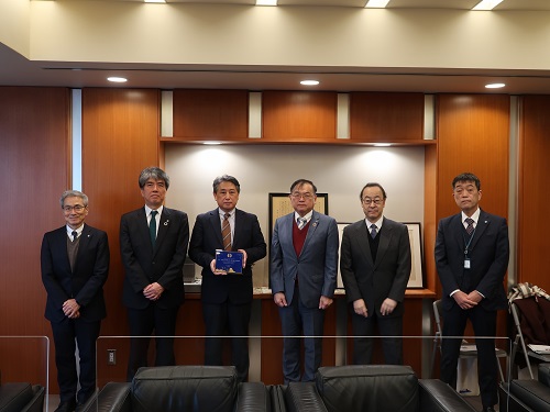Hyun-Chul Kim 教授 及び 高島 義裕 統括医務官への「Osaka University Global Alumni Fellow」授与式を執り行いました