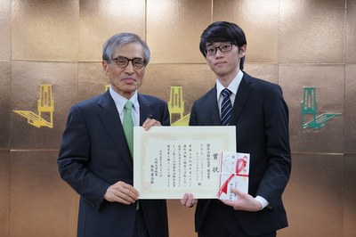 E.S.S パーラメンタリーディベートセクション.jpg