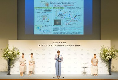 堤友美さん_presentation2.jpg