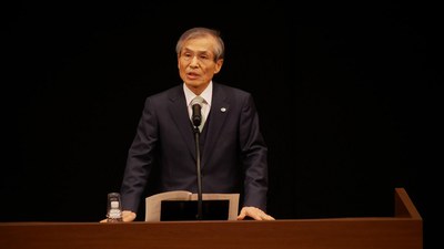 1西尾章治郎総長による開会挨拶.JPG
