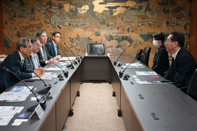 懇談 - コピー.JPG