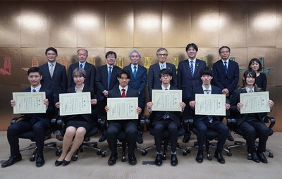 04_ 第24回_課外活動総長賞 集合写真.jpg