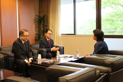 03.王教授懇談の様子.JPG
