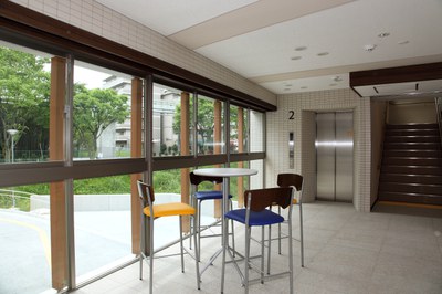 内観２階ロビー